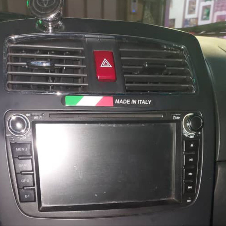 برچسب خودرو طرح برجسته made in italy