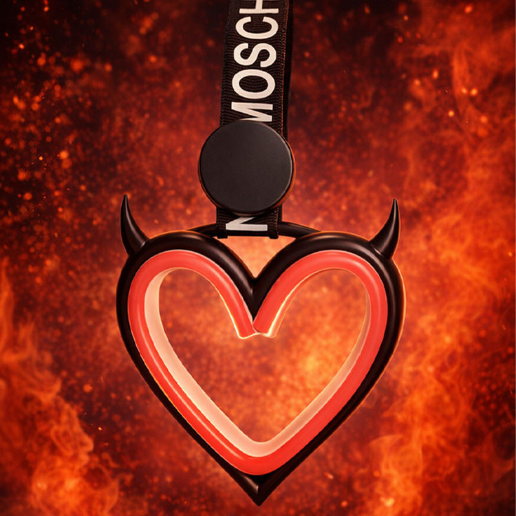 آویز تزئینی خودرو مدل MOSCHINO