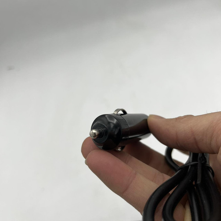 مبدل برق فندکی خودرو به ۲۲۰ ولت شهری مدل hdhehdhd
