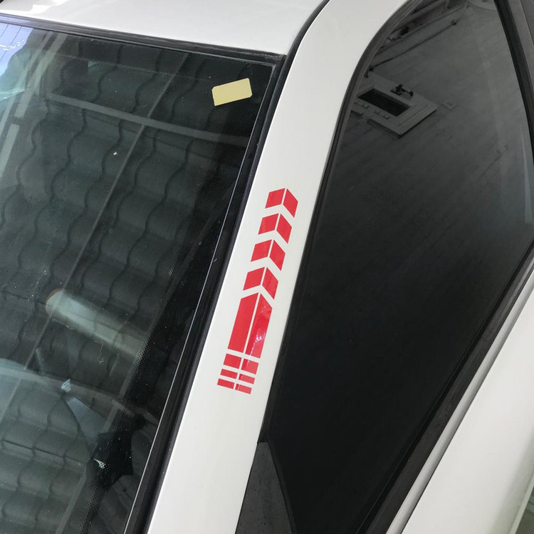برچسب بدنه خودرو مهدیار طرح Arrows شبرنگ کد SM112 r بسته ی دو عددی
