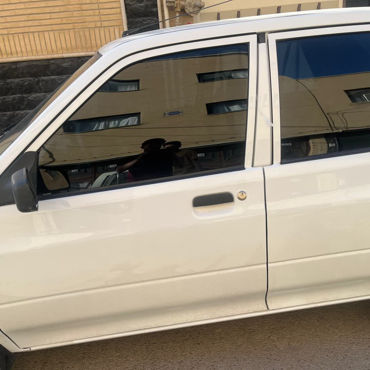 برچسب دودی شیشه خودرو هایلوکس کد Ddi05 مناسب برای ال نود مجموعه 7 عددی همراه به جا کلیدی