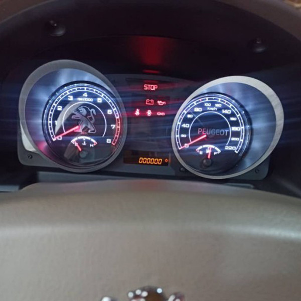 قاب کیلومتر مدل اسپرت کدE20 مناسب برای پژو 405