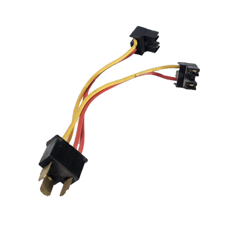 سوکت تبدیل چراغ خودرو فصنا یدک مدل F06CP