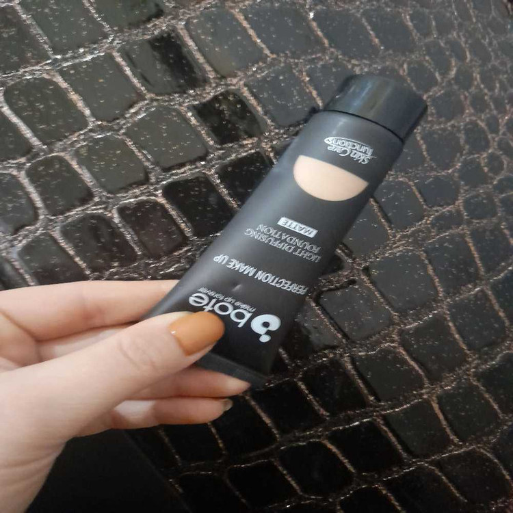 کرم فشرده بوته مدل Foundation شماره 03 حجم 50 میلی لیتر