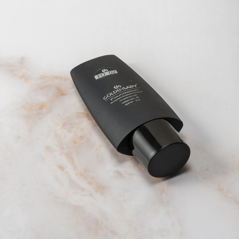 کرم پودر مایع SPF 15 گلدن لیدی مدل Desert Golden شماره 02 مناسب برای انواع پوست حجم 30 میلیلیتر