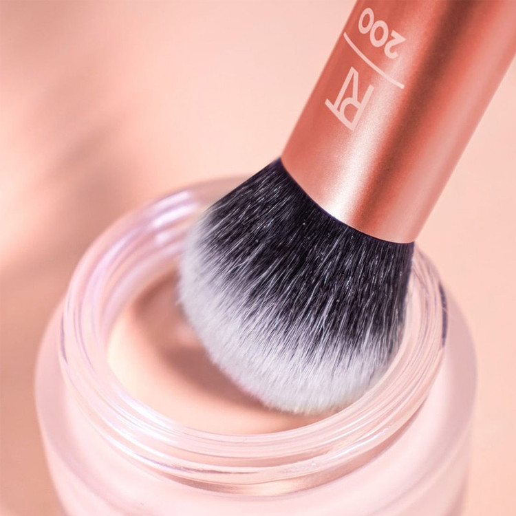برس آرایشی ریل تکنیکس مدل flawless شماره 200