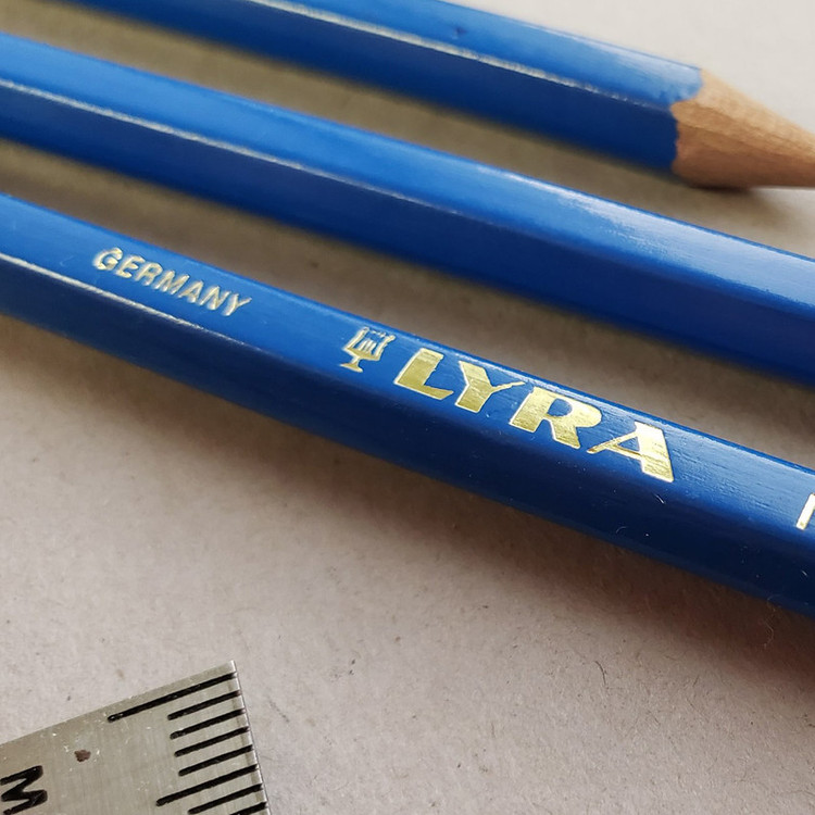 مداد طراحی لیرا مدل robinson کد 2B بسته 12 عددی