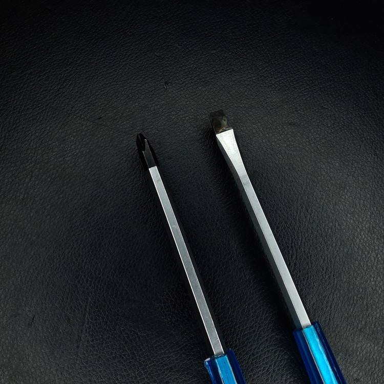 پیچ گوشتی دوسو و چهارسو مدل M-002 مجموعه 2 عددی