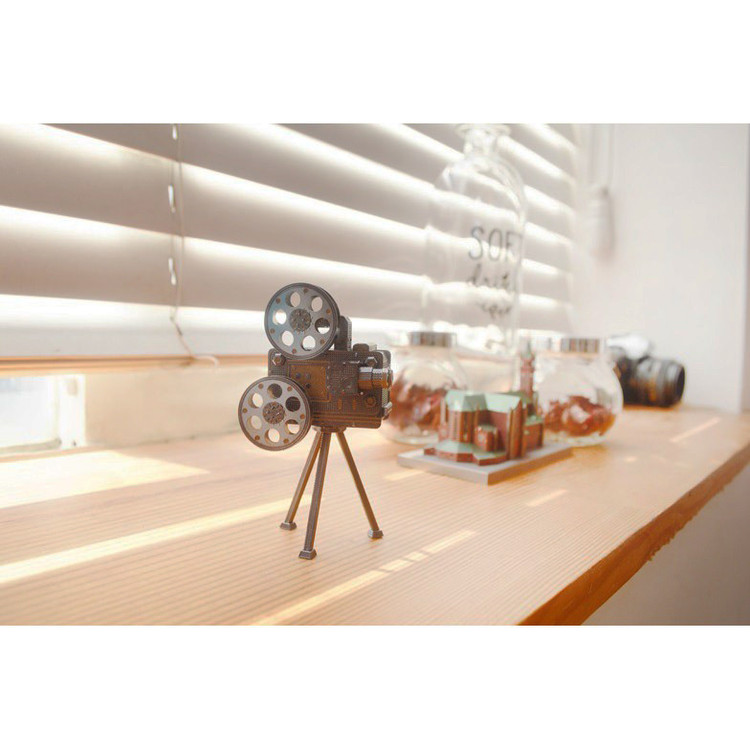 ساختنی مدل Projector