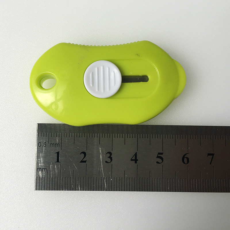 کاتر مدل فنر دار ایمنی کد Safety611