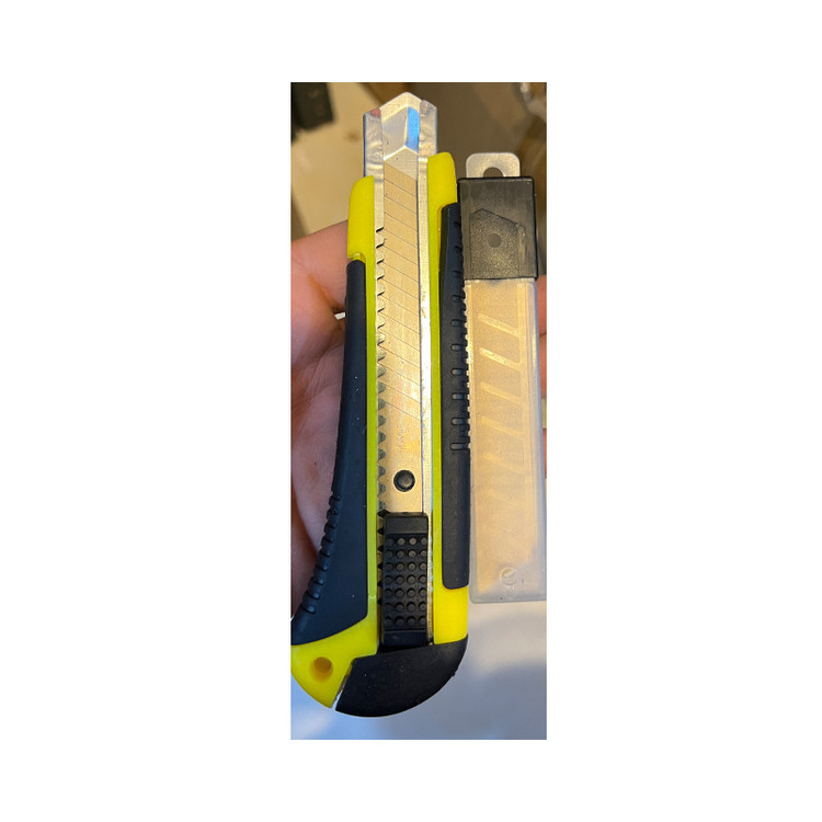 کاتر مدل Knife به همراه تیغ یدک
