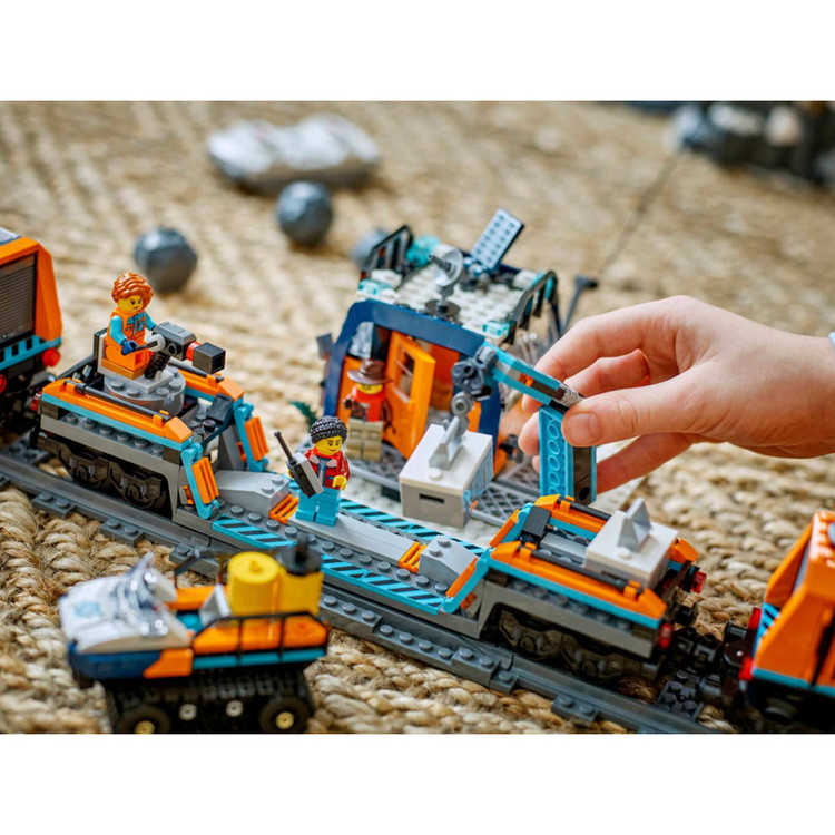 لگو ۱۵۱۷ تکه سری سیتی مدل Explorers’ Arctic Polar Express Train کد 60470