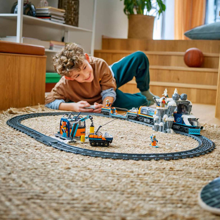 لگو ۱۵۱۷ تکه سری سیتی مدل Explorers’ Arctic Polar Express Train کد 60470