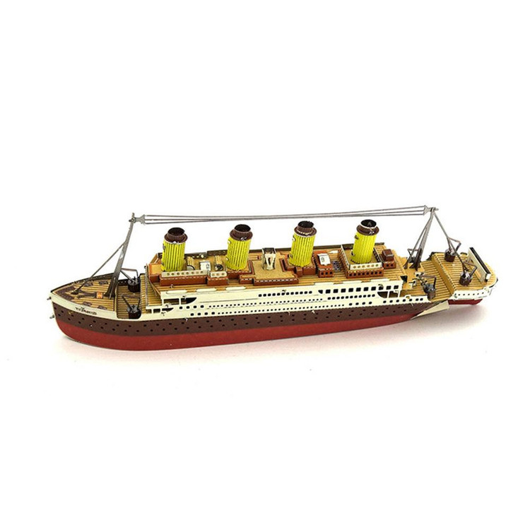 ساختنی مدل Titanic
