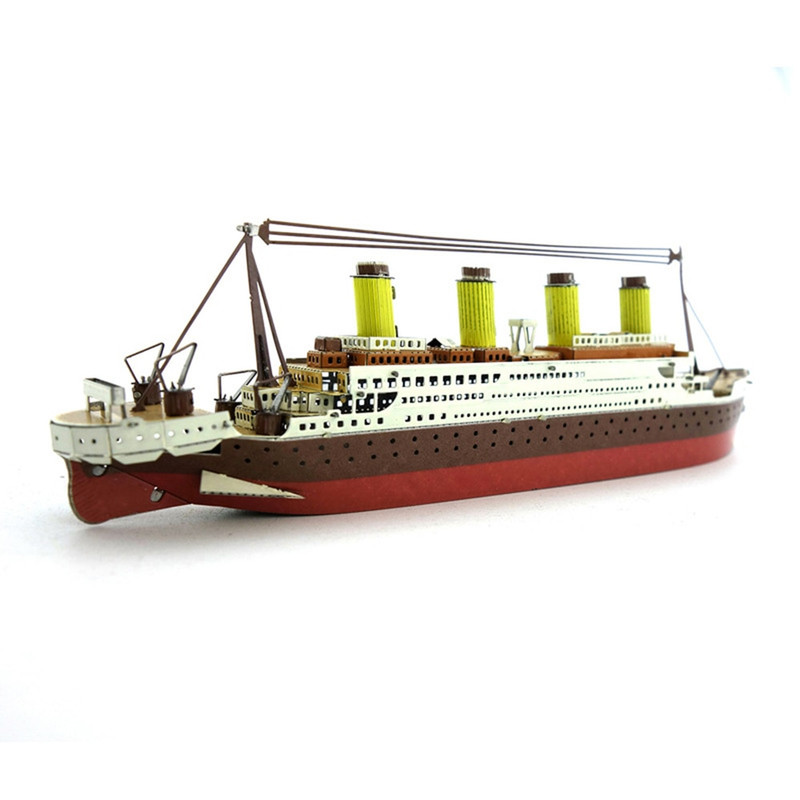 ساختنی مدل Titanic