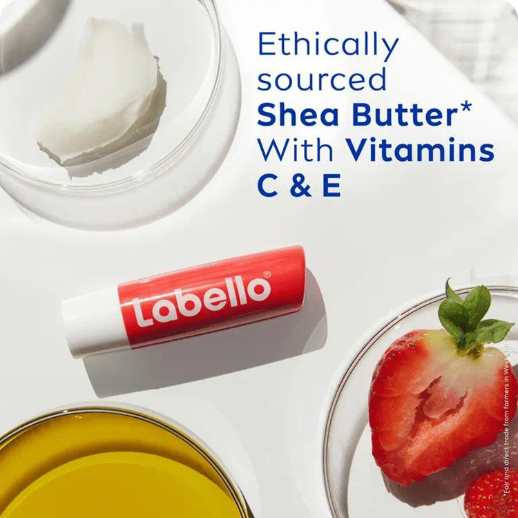 بالم لب لابلو مدل Strawberry Shine با رایحه توتفرنگی، پوشش درخشان، محافظ رطوبت، نرمکننده و فناوری Hydra IQ برای جلوگیری از خشکی و ترک لب