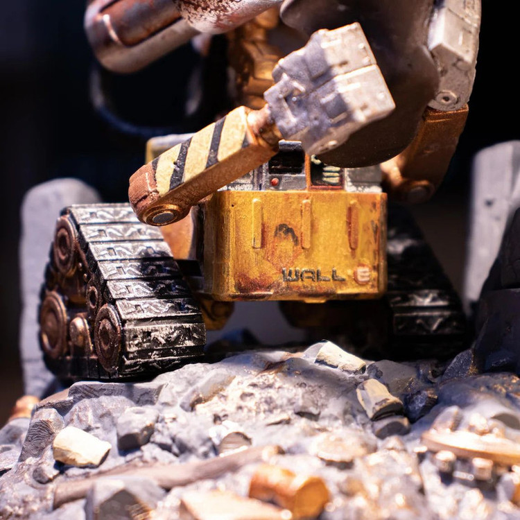 فیگور مدل WALL-E و EVE ارتفاع ۱۵ سانتیمتر