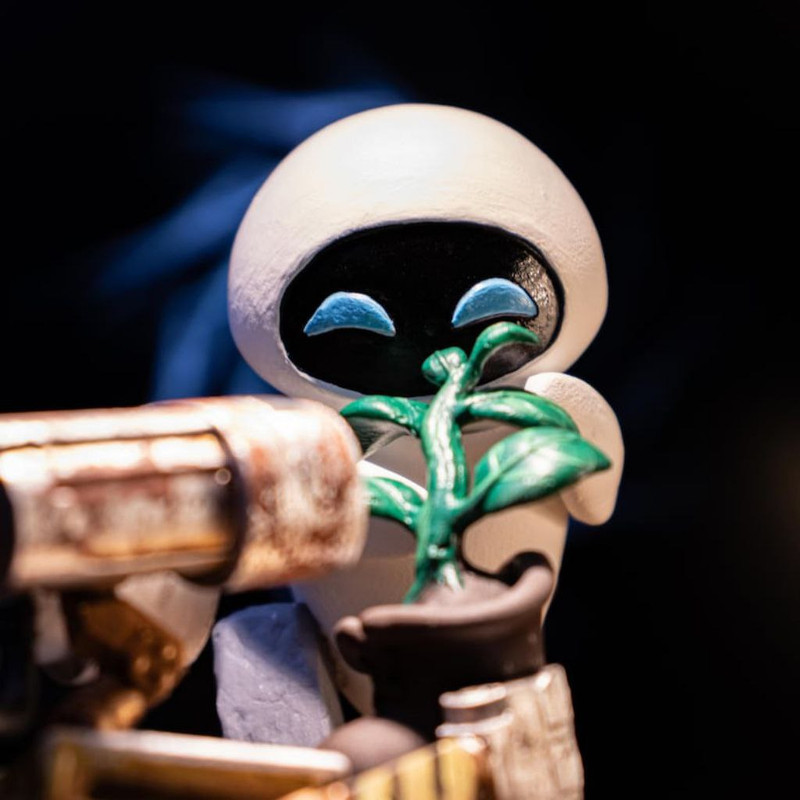 فیگور مدل WALL-E و EVE ارتفاع ۱۵ سانتیمتر