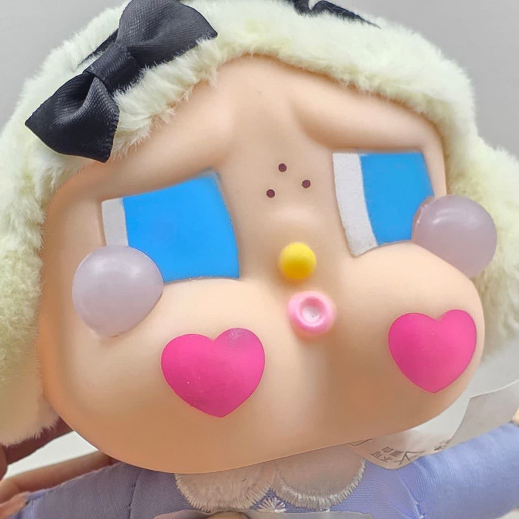 آویز عروسکی ناب سل مدل عروسک ناب سل مدل کرای بیبی ارتفاع 15سانتی متر CRYBABY NAAB005 به همراه جاسوییچی