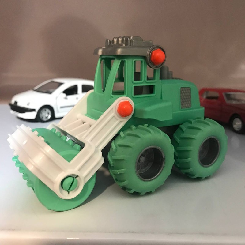 ماشین بازی مدل Farm Truck طرح خرمن کوب کد 50-2018