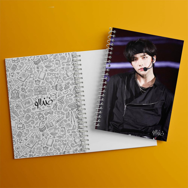 دفتر مشق 100 برگ خندالو طرح هیونجین گروه استری کیدز Stray Kids کد 11866