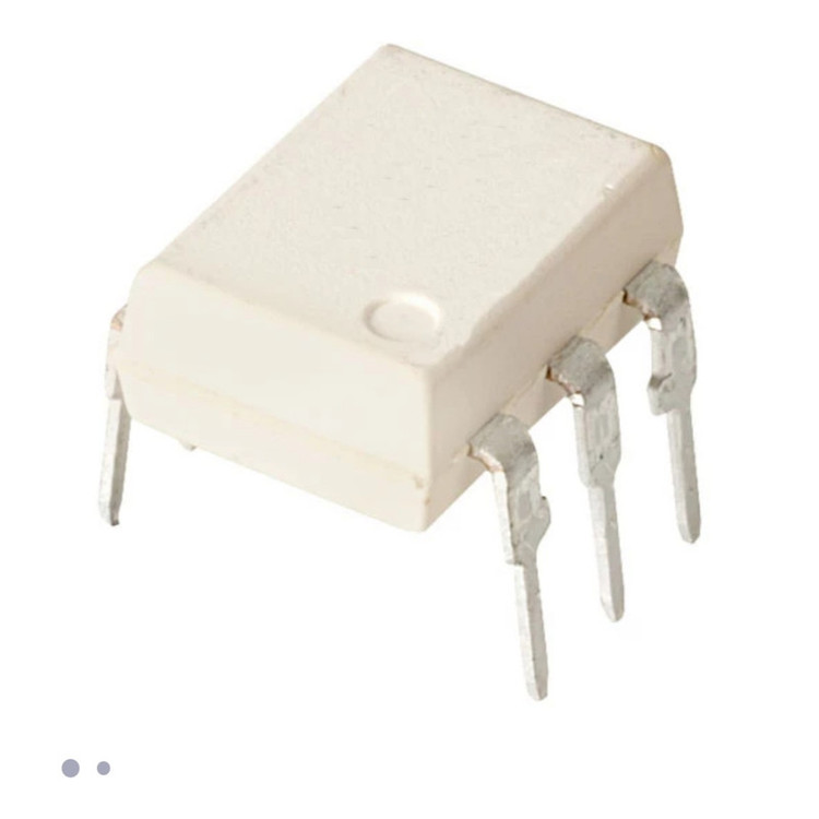 آی سی اپتو ترایاک مدل moc3083 کد 124