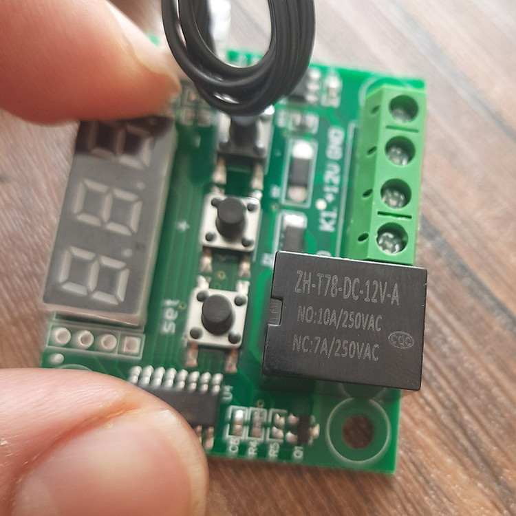 ماژول ترموستات کنترل دما دستگاه جوجه کشی مدل W1209