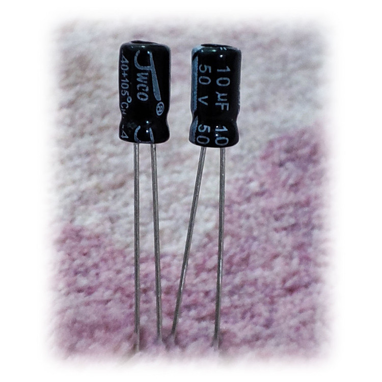 خازن الکترولیت 10 میکرو فاراد 50 ولت جی دبلیو کو کد Silvana-C04 بسته 50 عددی