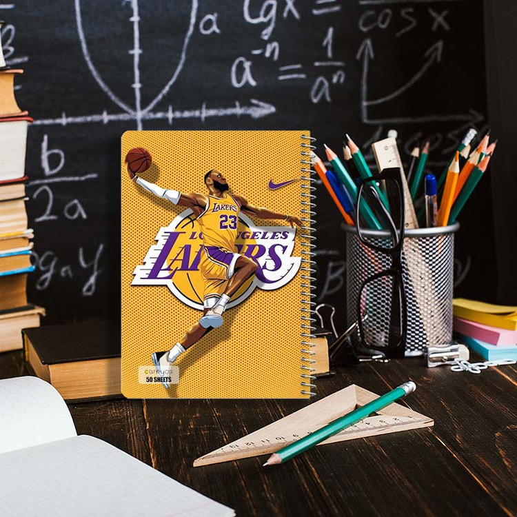 دفتر نقاشی 50 برگ کارنیکا طرح لیکرز Lakers کد 47122 مجموعه 4 عددی