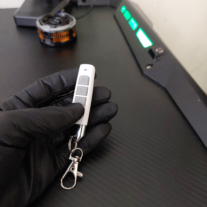 ریموت بلوتوثی دربازکن مدل gray white pencil 433 mhz