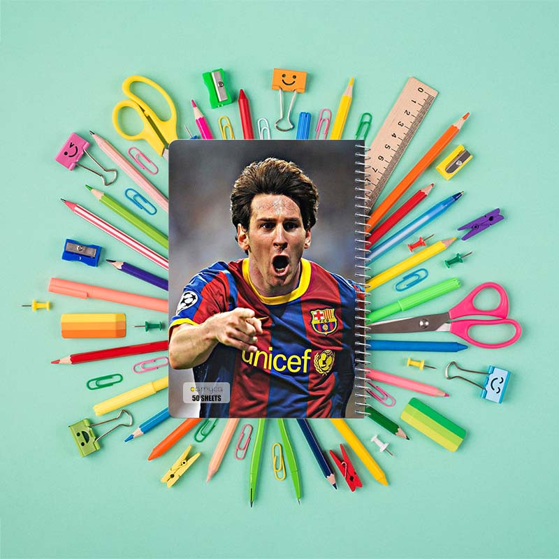 دفتر نقاشی 50 برگ کارنیکا طرح مسی Messi کد 99663 مجموعه 4 عددی