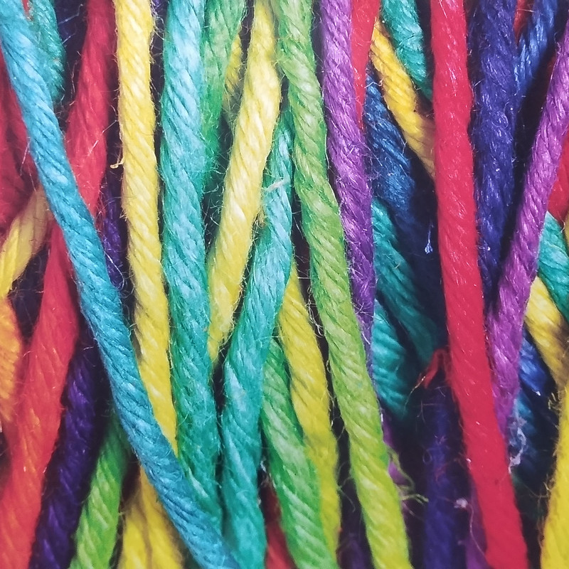 کاغذ کادو مدل گلاسه طرح کاموا رنگی مجموعه 5 عددی