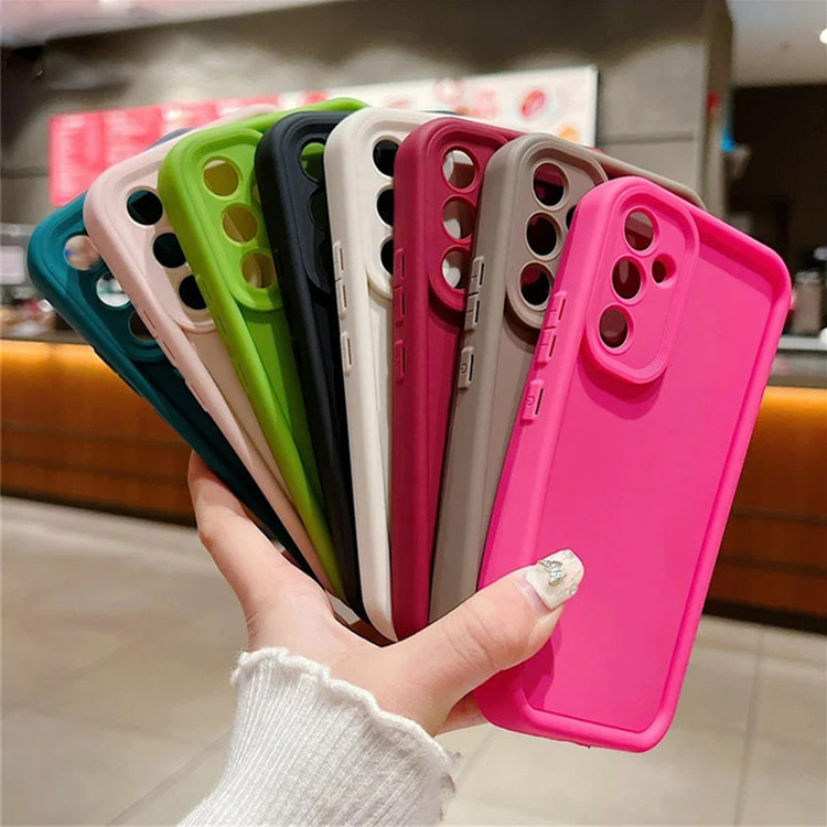کاور موکولو مدل Silicone Puffer Strap مناسب برای گوشی موبایل سامسونگ Galaxy A56 5G به همراه بند آویز