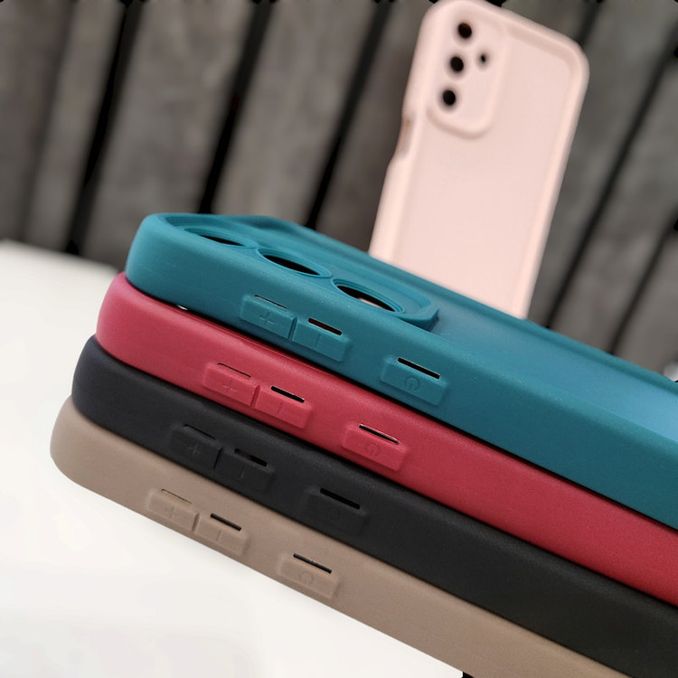 کاور موکولو مدل Silicone Puffer Strap مناسب برای گوشی موبایل سامسونگ Galaxy A56 5G به همراه بند آویز