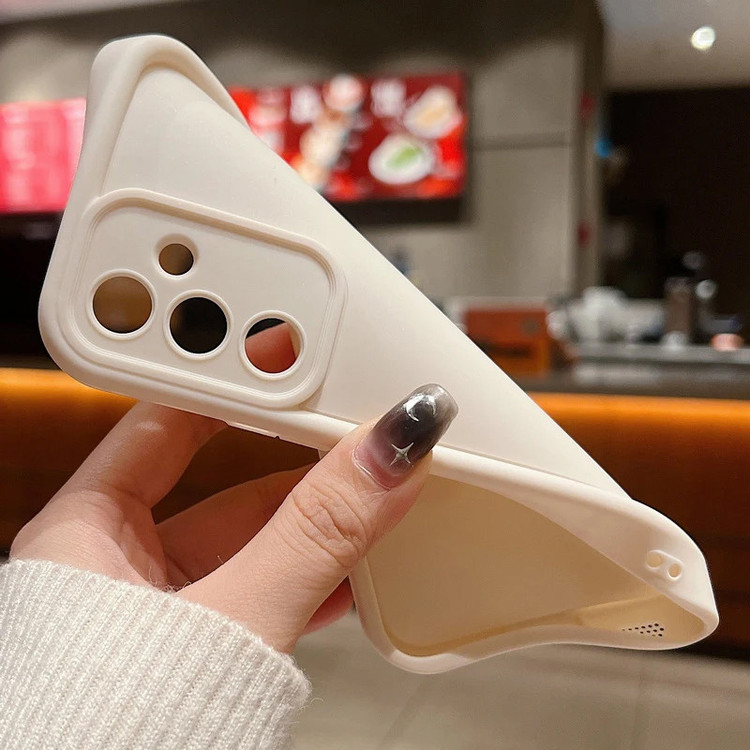 کاور موکولو مدل Silicone Puffer Strap مناسب برای گوشی موبایل سامسونگ Galaxy A56 5G به همراه بند آویز