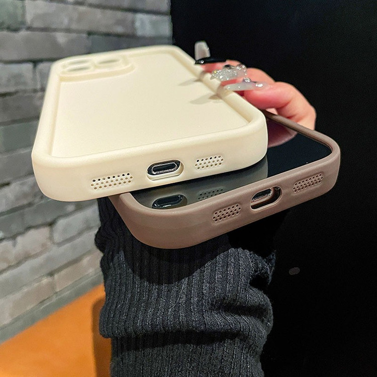 کاور موکولو مدل Puffer Strap مناسب برای گوشی موبایل ریلمی 12 Pro Plus / 12 Pro به همراه بندآویز