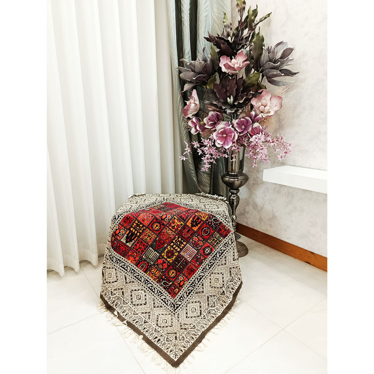 رومیزی مدل سنتی سایز 100x100 سانتیمتر