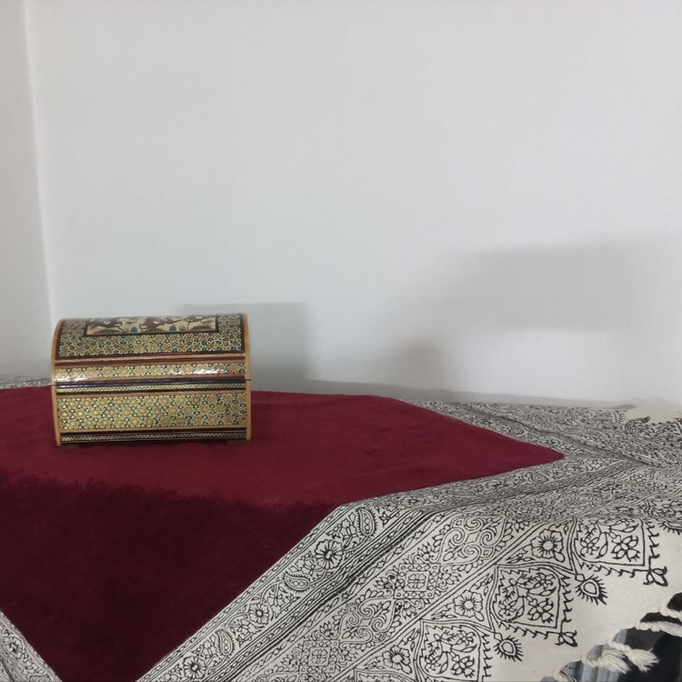 رومیزی مدل ماه سلطان سایز 100x100 سانتیمتر