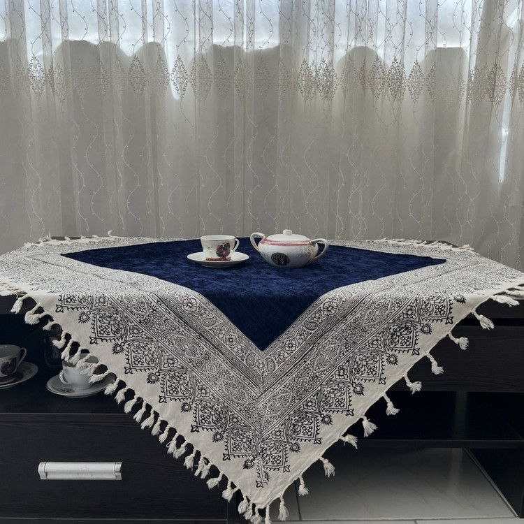 رومیزی مدل ماه سلطان سایز 100x100 سانتیمتر