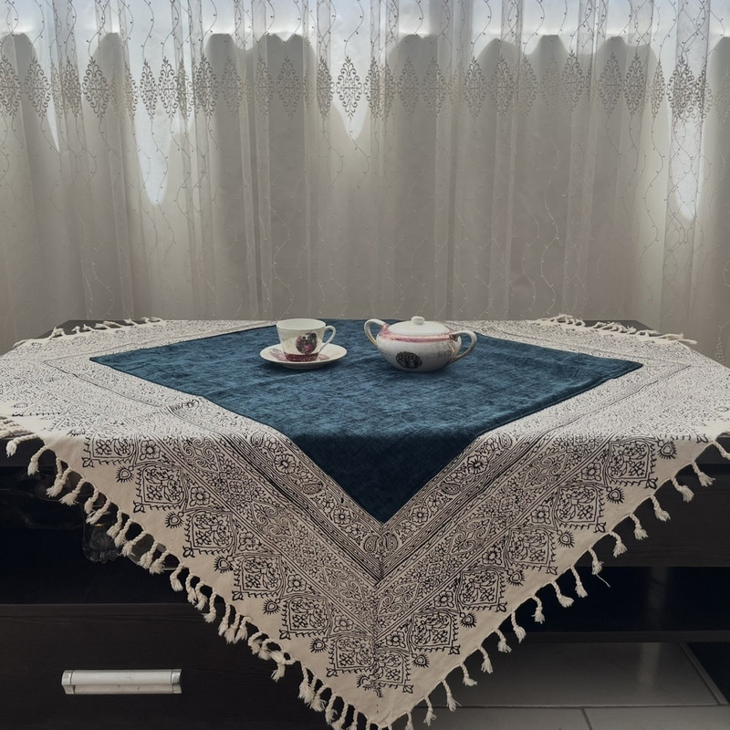 رومیزی مدل ماه سلطان سایز 100x100 سانتیمتر
