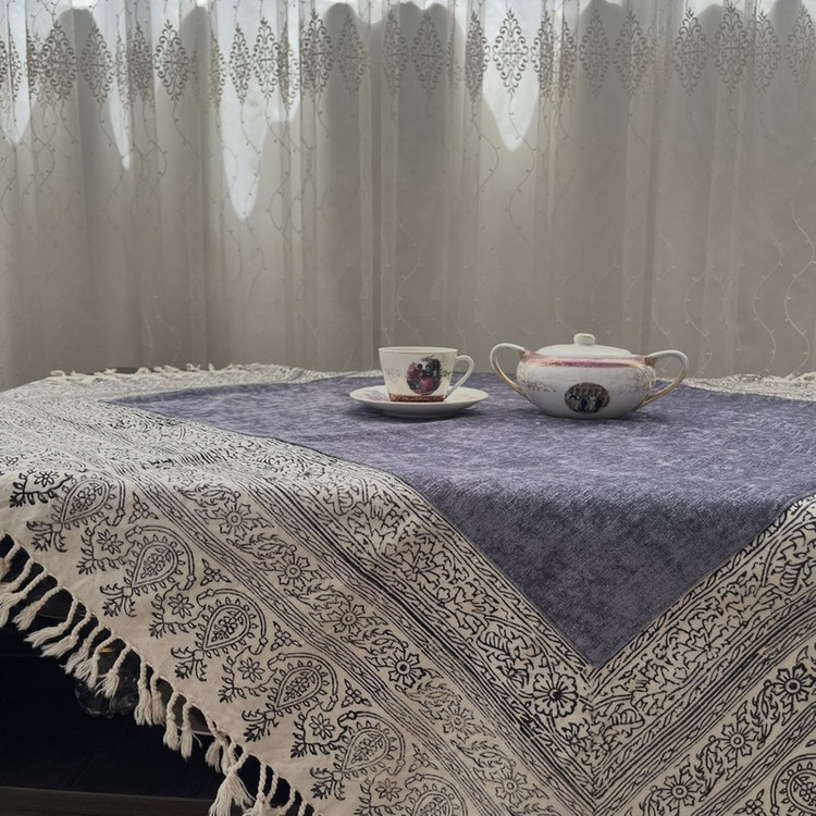 رومیزی مدل ماه سلطان سایز 100x100 سانتیمتر