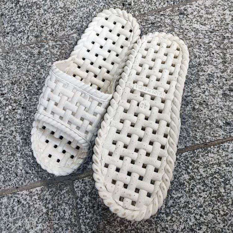 دمپایی حمام مدل استخری