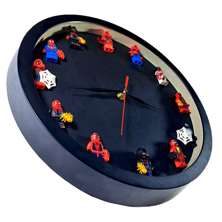 ساعت دیواری مکانیکی مدل spider طرح مرد عنکبوتی کد 01