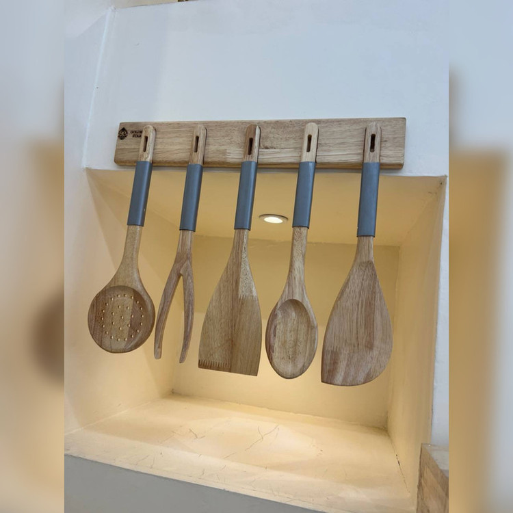 سرویس کفگیر و ملاقه چوبی 7 پارچه گلدن استار مدل مگنتی