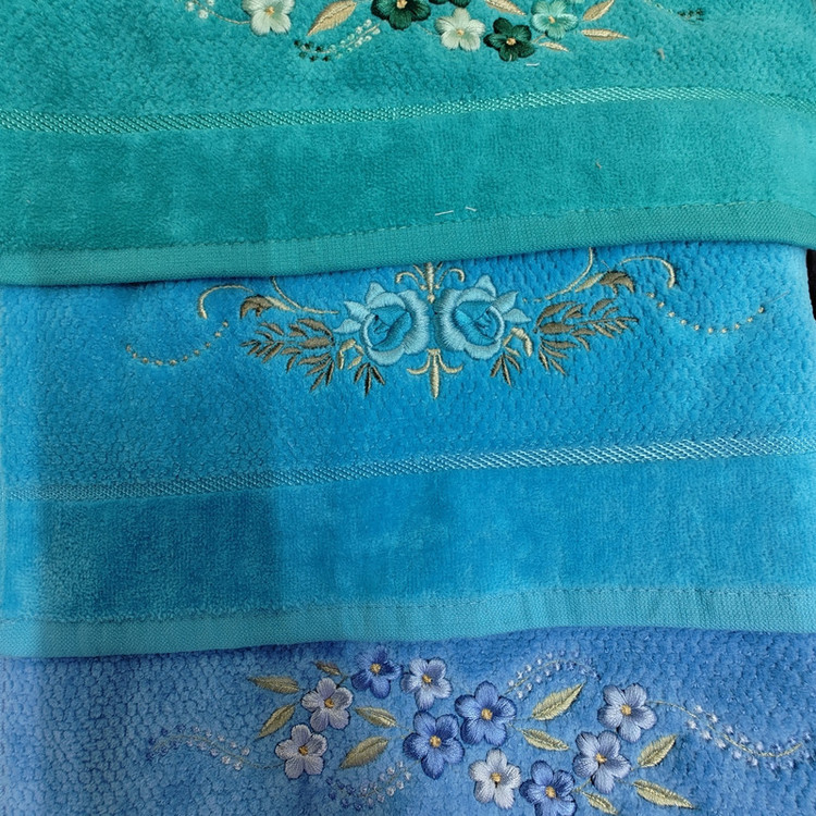 حوله دست و صورت ماندگار طرح گلدوزی تبریز سایز 70x35 سانتی متر