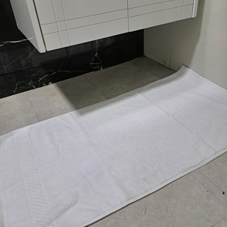 زیر پایی حمام طرح جای پا سایز 90*45 سانتی متر