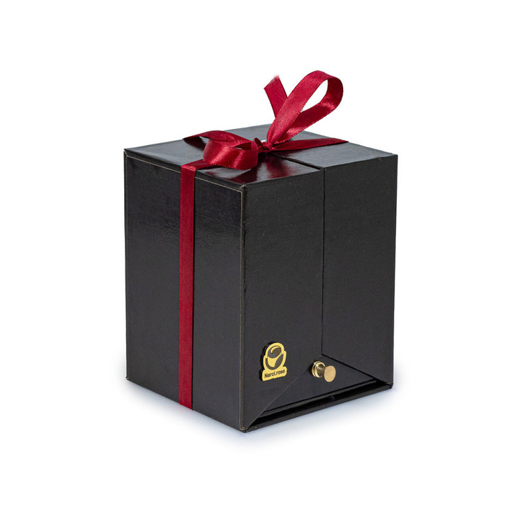 باکس گل رز جاودان رویال کد 606، جعبه MDF با ابعاد 13×13×16 سانتیمتر و وزن 1000 گرم