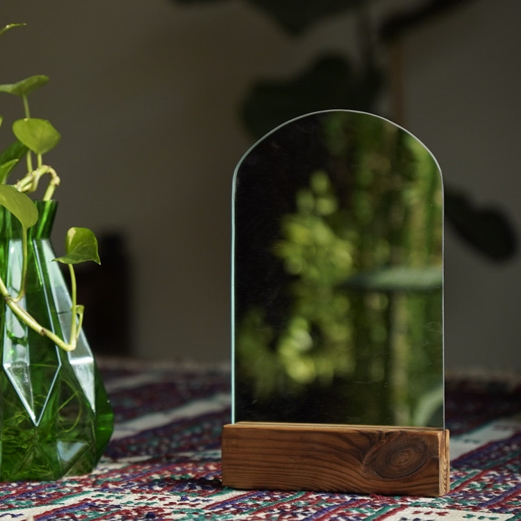 آینه مدل هفت سین طرح پایه چوبی