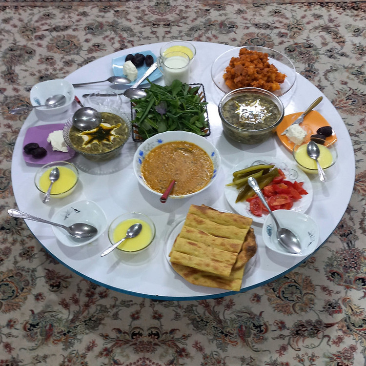میز ناهارخوری چهار نفره مدل ژاپنی ۸ پایه