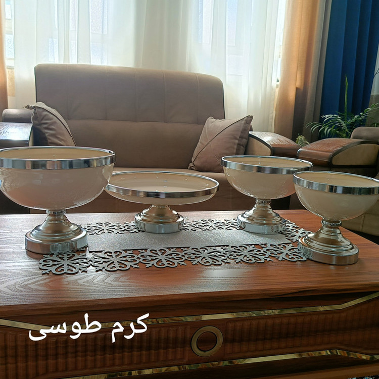 سرویس پذیرایی فلزی پایهدار مدل دایرهای، مجموعه 4 عددی شامل میوهخوری، شیرینیخوری، آجیلخوری و شکلاتخوری، مناسب شستشو با دست